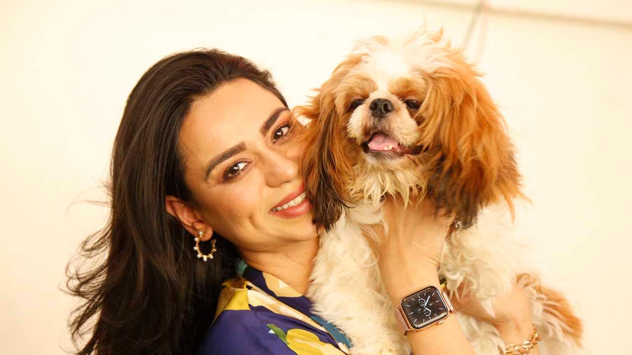 The actress goes on to joke, her friends believe she is making her pet vegan, just like she is. Soundarya says, 