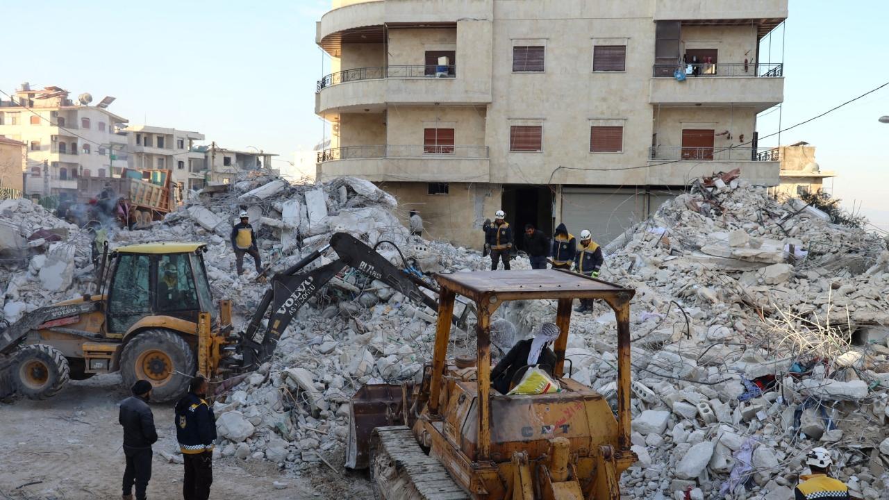 Turkey-Syria earthquake: Rescuers race to find quake survivors as toll tops 21,000