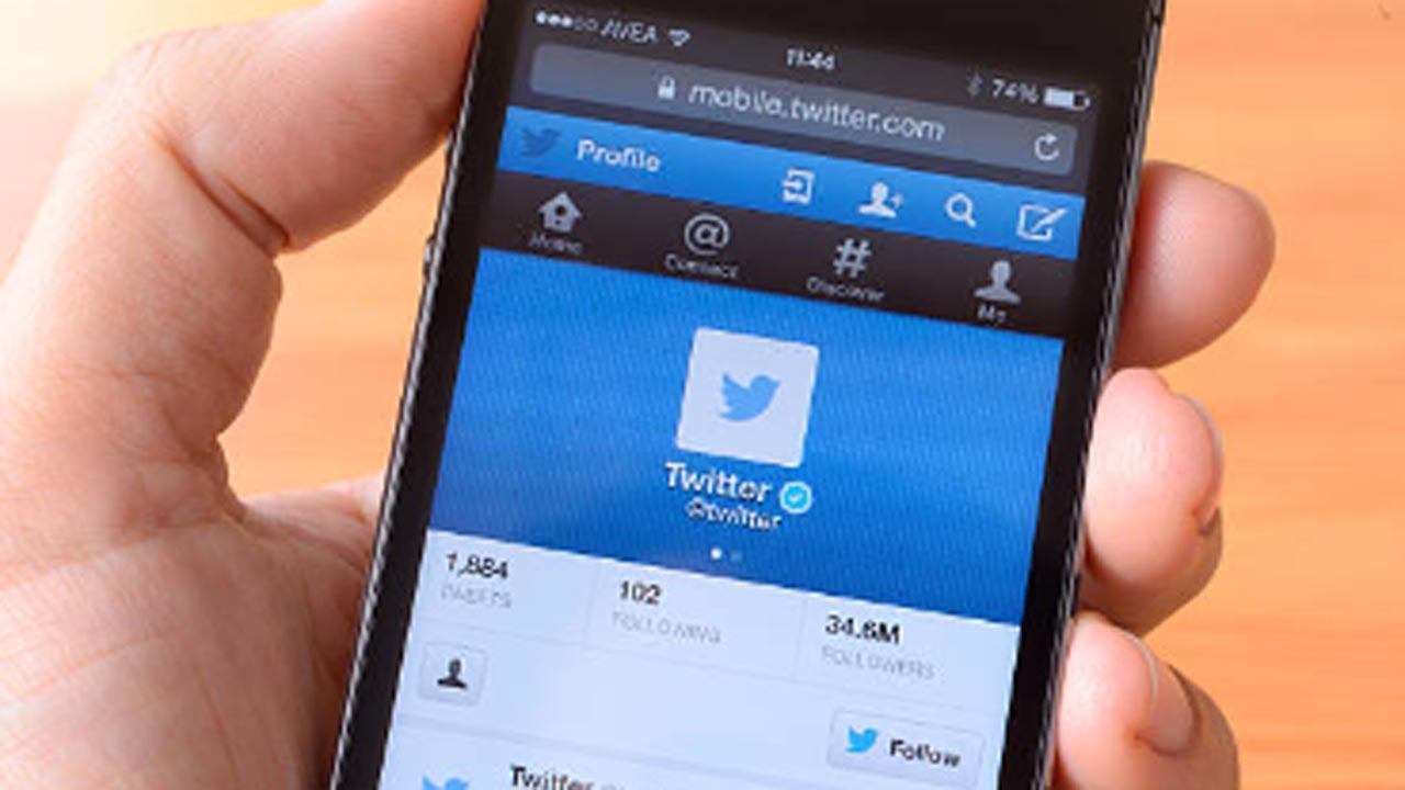 Twitter to charge USD 1,000 per month from businesses for their gold badges