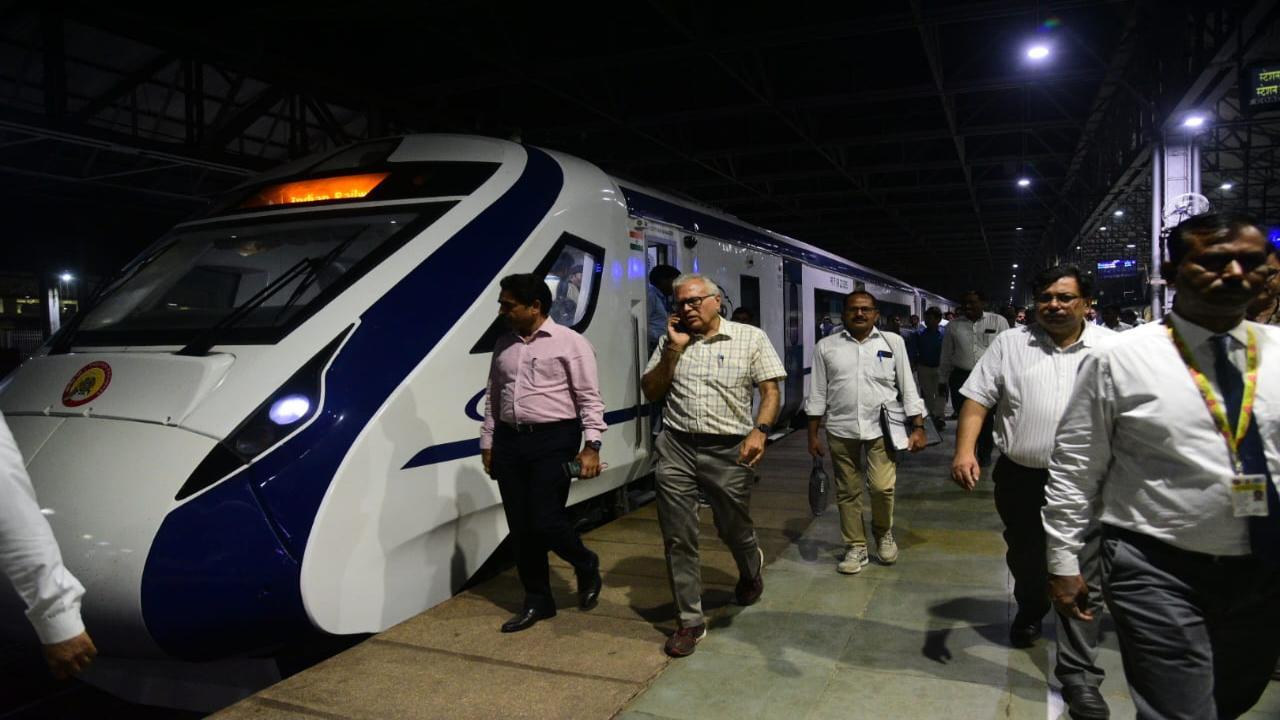 IN PHOTOS: Vande Bharat Express train reaches Mumbai
