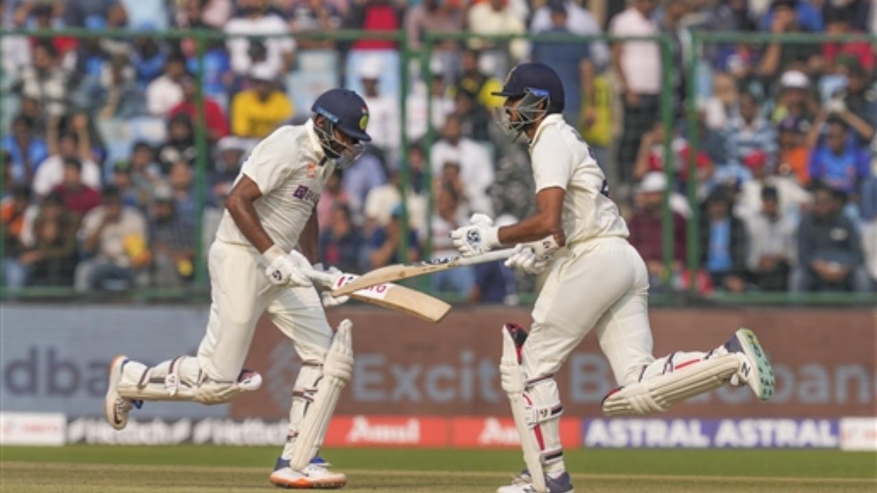 Border-Gavaskar Trophy: India bowled out for 262, trail Australia by a run