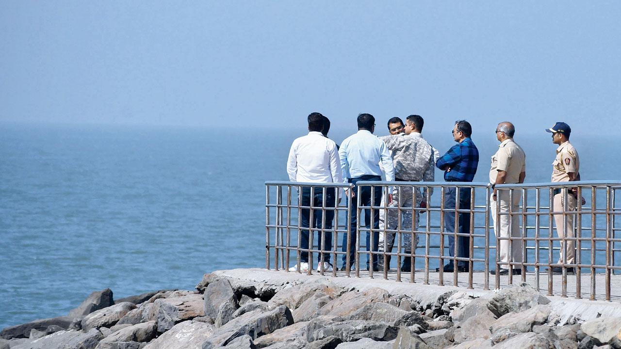 Krishna Kant Upadhyay, DCP Mumbai crime branch, at Band Stand recently where Indian Navy divers along with Mumbai crime branch searched in the sea to locate the body of the MBBS student. File Pic/Ashish Raje