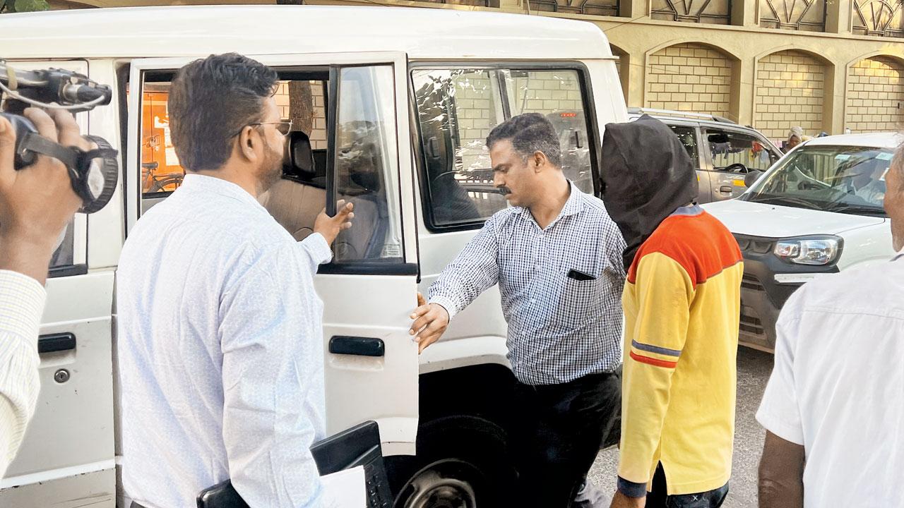 Abdul Ansari, too was brought to Bandstand