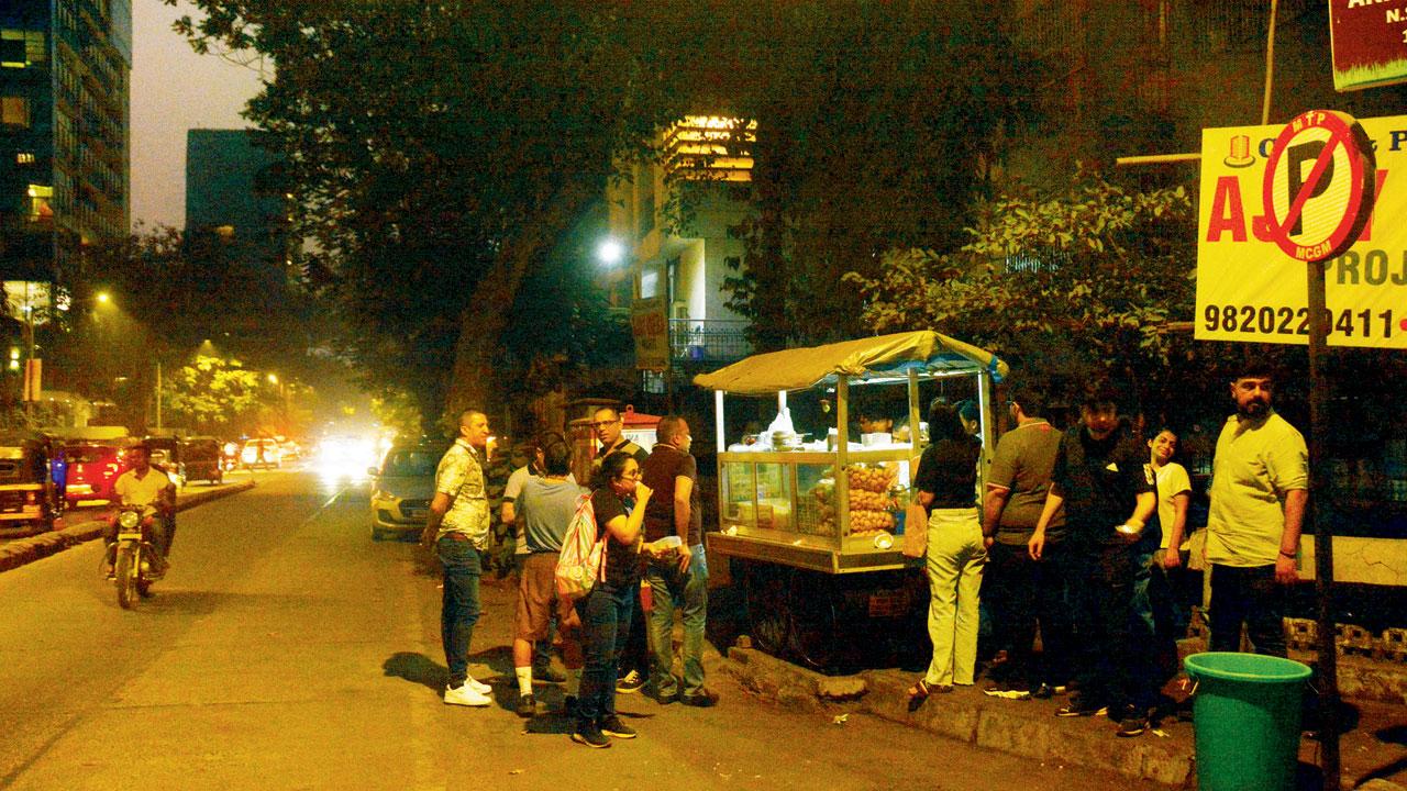 Bholenath Bhelwala and Chaat on Sixth Road in Juhu is a convergence point for residents craving chaat. PIC/SATEJ SHINDE