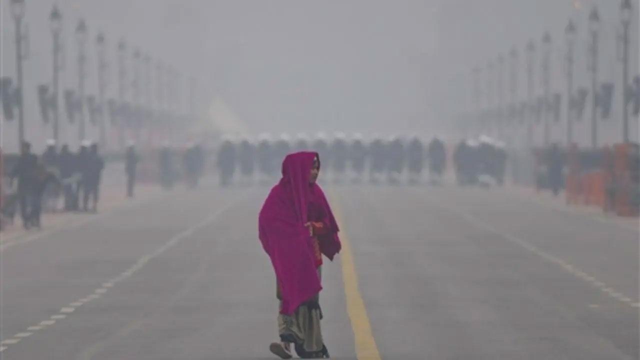 Severe cold wave in Delhi, mercury plunges to 1.4 degrees Celsius