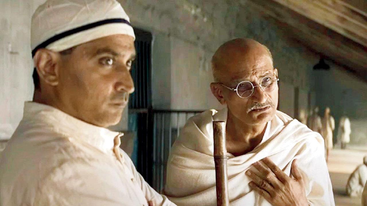 Director Rajkumar Santoshi on his film 'Gandhi-Godse: Ek Yudh': Presenting both sides without being partial