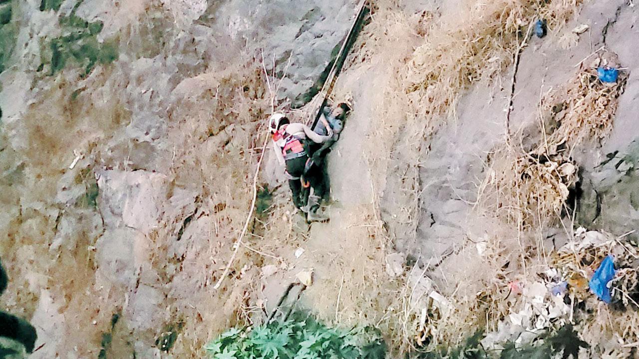 Mumbai: Local resident slips off Ghatkopar hill, dies
