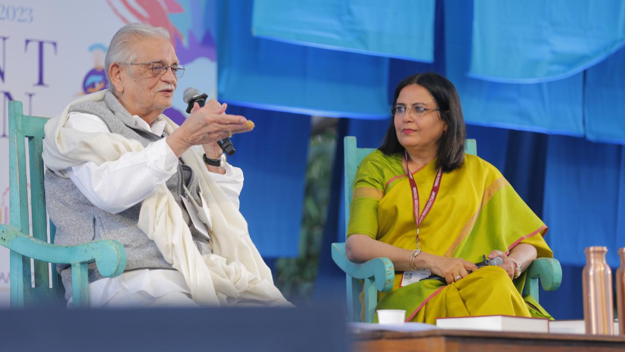 It was a day when not only Javed Akhtar took to the stage but also India’s other favourite poet and lyricist Gulzar spoke to Rakshanda Jalil for the session ‘A Poem A Day: 365 Contemporary Poems’. Reciting a few lines, the famed lyricist was welcomed by a crowd of many hundreds. Photo Courtesy: Jaipur Literature Festival 2023
