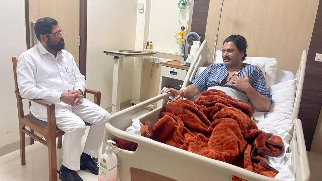 Maharashtra CM Shinde visits Dhananjay Munde at Mumbai hospital