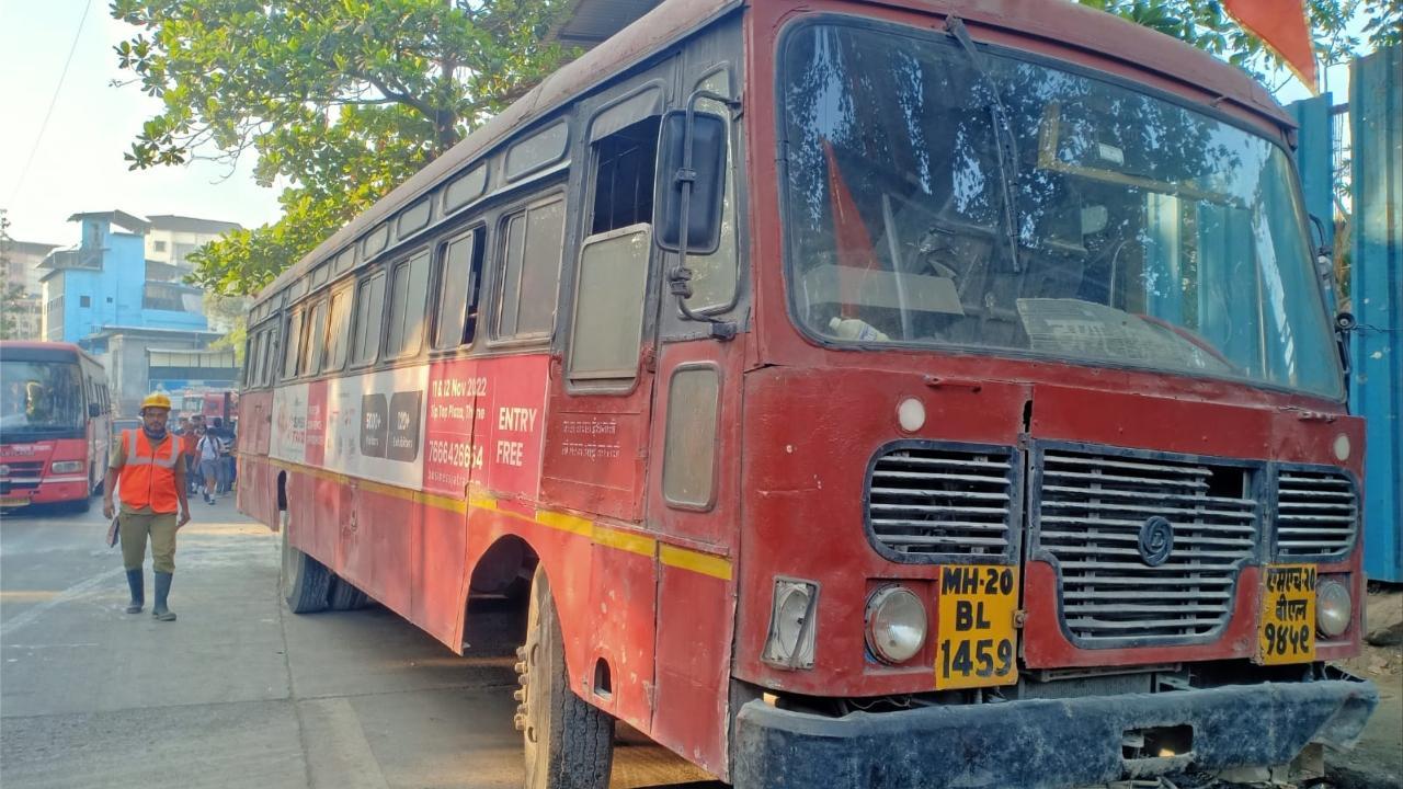 Thane: Bus catches fire; 65 passengers unhurt