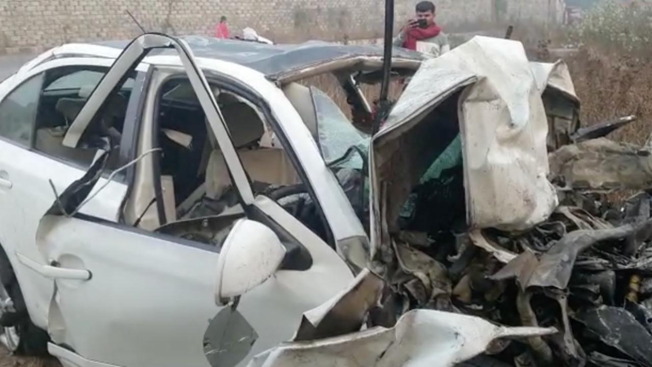 IN PHOTOS: Four killed car-bus collision on Mumbai-Ahmedabad Highway