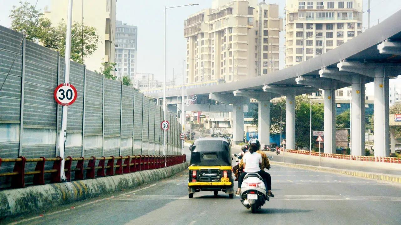 An empty link road along the Metro's 2A corridor on Monday. The drive by mid-day saw that the daily commuters between Dahisar East and Andheri East (Gundavli) and DN Nagar in Andheri West were happy with the new Metro lines, but auto rickshaw drivers along these routes were hit Pic/Sayyed Sameer Abedi