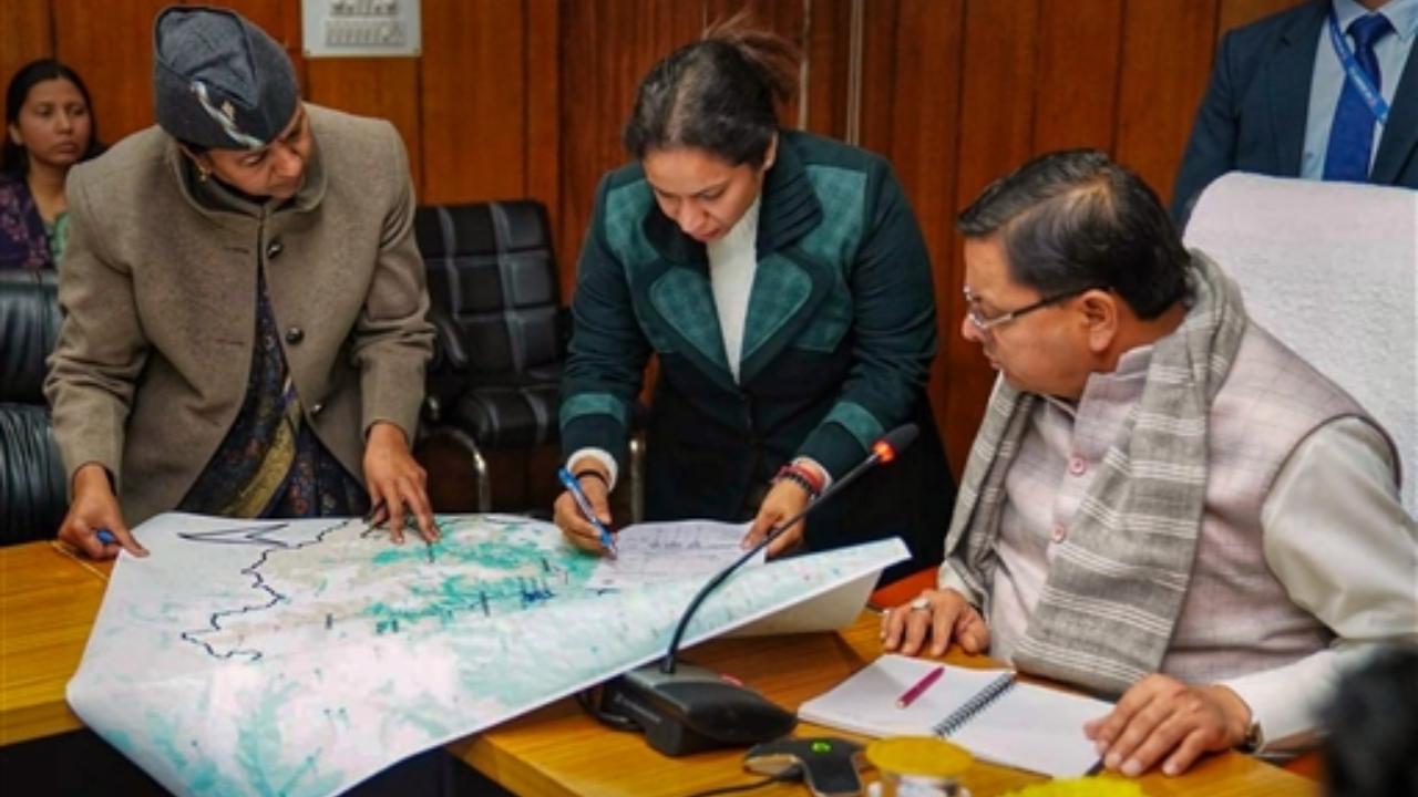 Uttarakhand Chief Minister Pushkar Singh Dhami during a meeting with officials regarding landslides at Joshimath in Chamoli district
