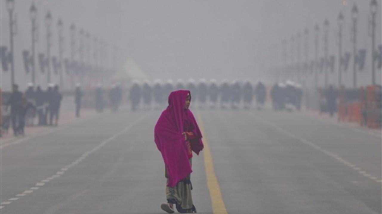 Delhi: Safdarjung, Lodhi Road record lowest temperature of this season