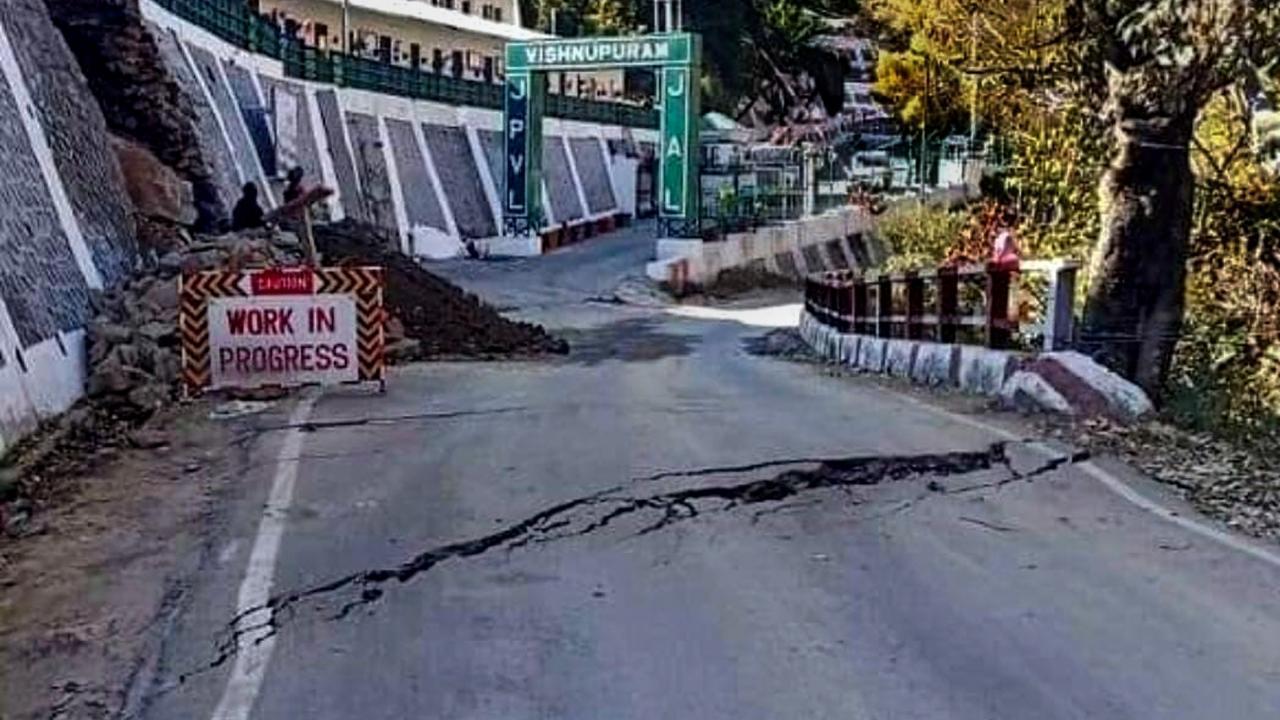 CM Dhami orders immediate evacuation of 600 families in Joshimath