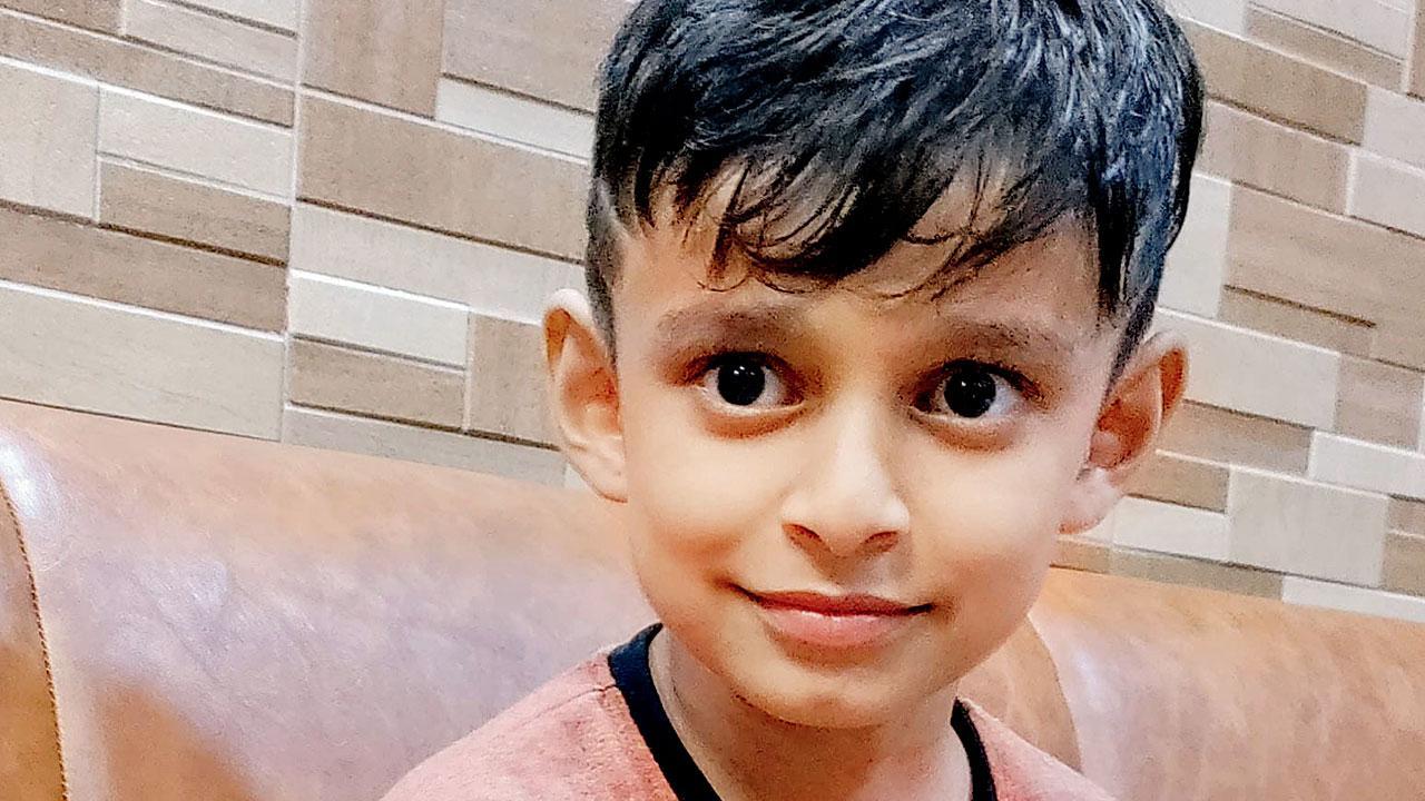 Mumbai: Eight-year-old peering out of sunroof loses life as manja cuts throat