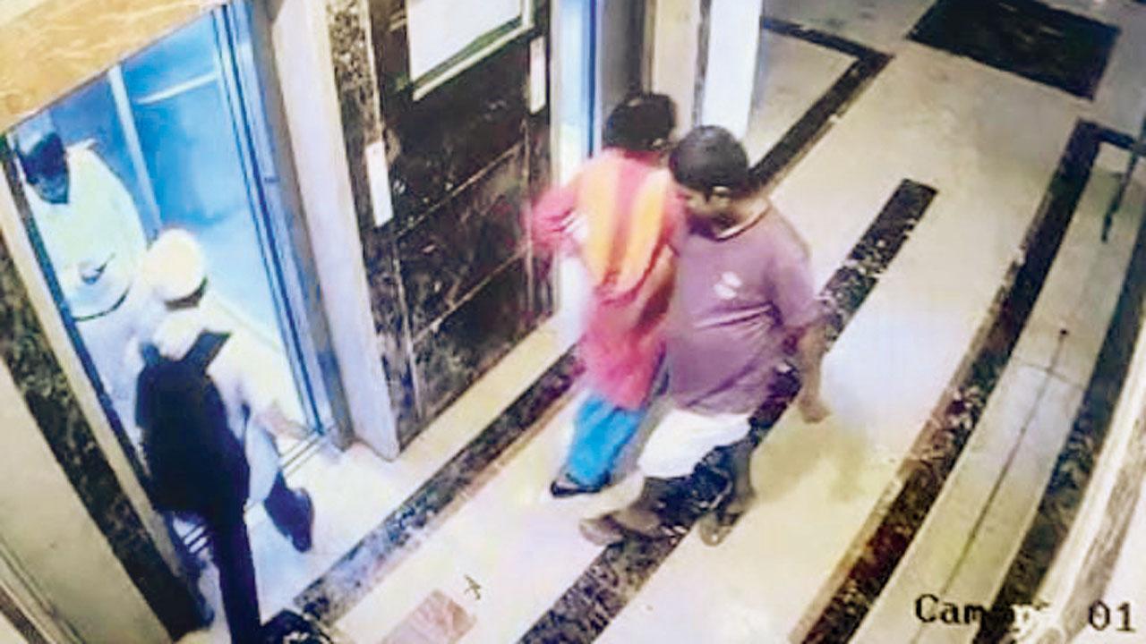 Navi Mumbai Crime: Man touches self in front of woman in lift