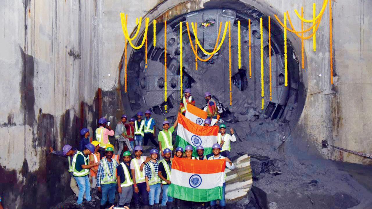 The final breakthrough of the Metro-3 corridor at Mumbai Central station