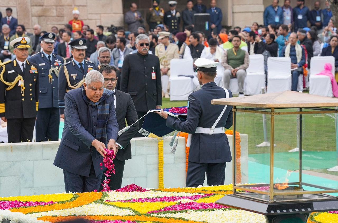 Others who paid tributes to Mahatma Gandhi included Defence Minister Rajnath Singh, Lok Sabha Speaker Om Birla and Delhi Lieutenant Governor Vinay Kumar Saxena