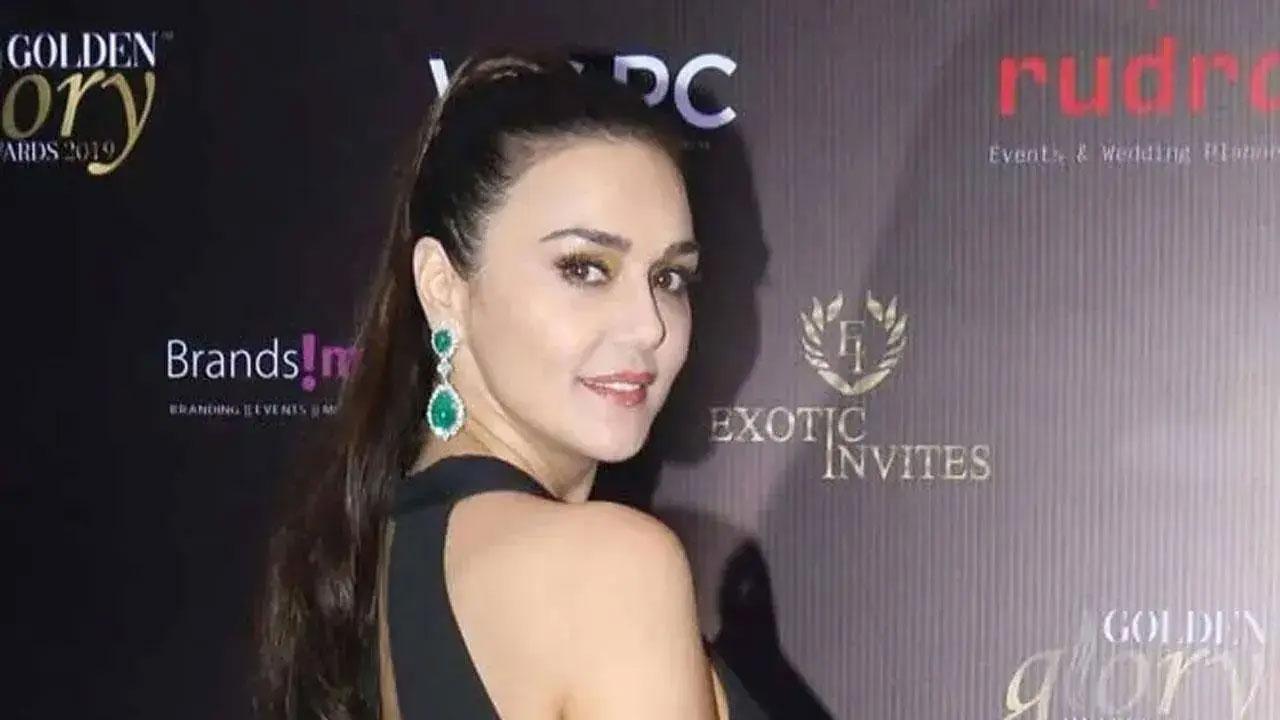 Who are in Preity Zinta's suitcase? Find out