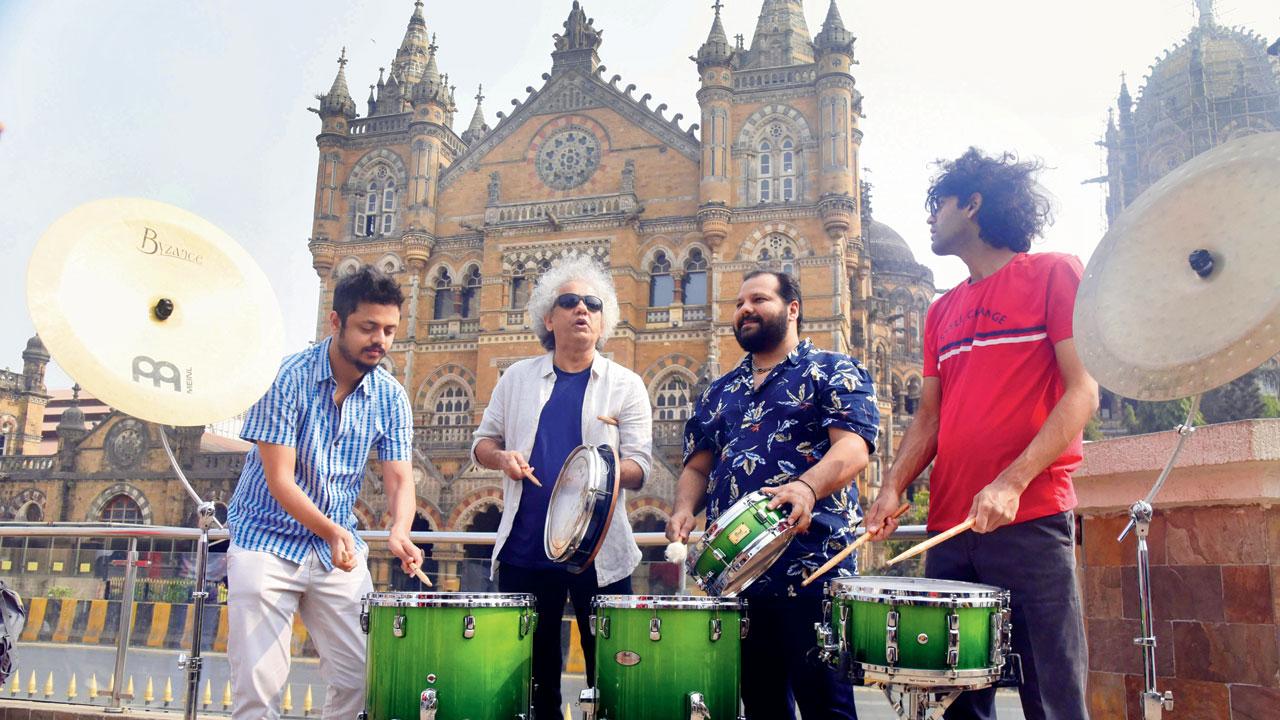 (From left) Shravan Shamsi, Ustad Taufiq Qureshi, Gino Banks and Shikhar Naad Qureshi perform at Chhatrapati Shivaji Maharaj Terminus. Pic/Sameer Markande
