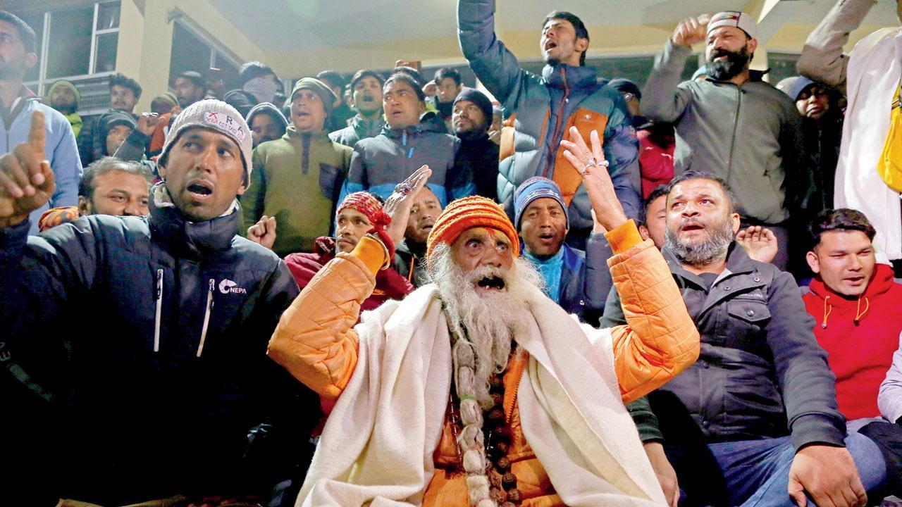 Joshimath crisis: Renewed efforts to get locals to allow demolition