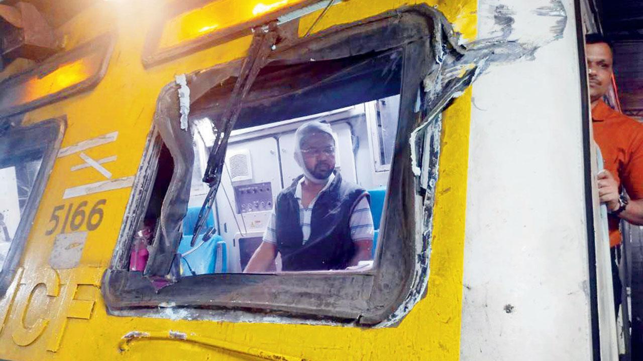 Mumbai: Crane crashes into local at Naigaon