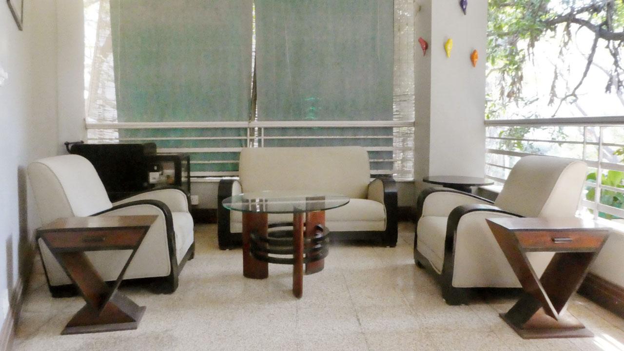 Sitting area with Art Deco ideals