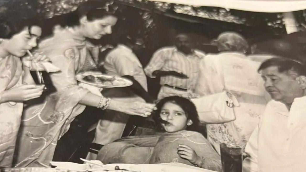 The day when Kareena Kapoor Khan got biryani and Karisma Kapoor got soft drink. Full Story Read Here 