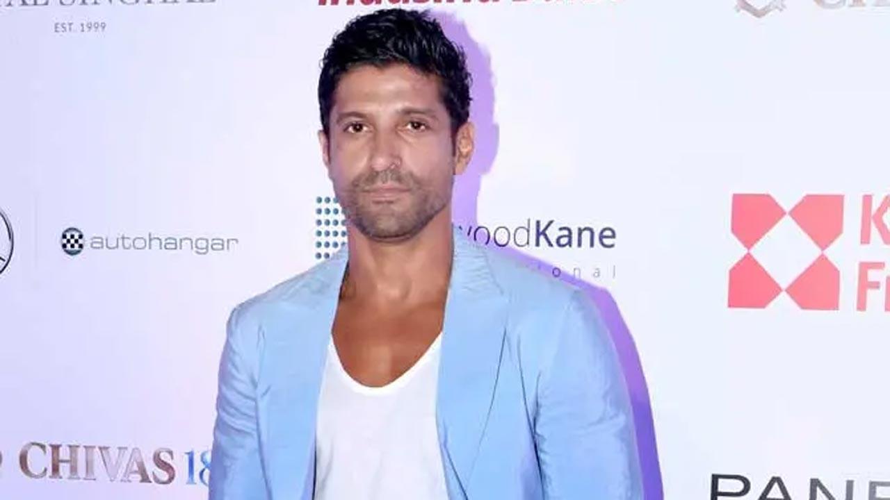 Farhan Akhtar's musical band completes a decade on stage, actor promises to 'roll on into next ten'