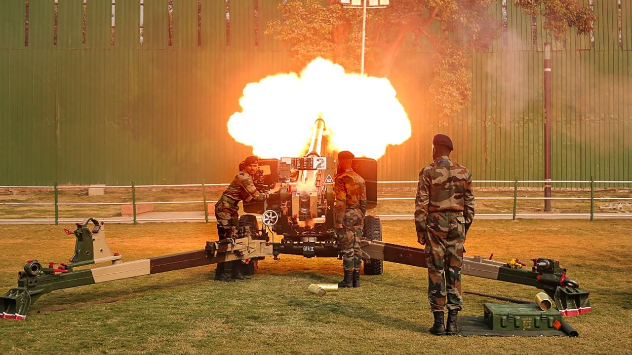 Gunners of the 8711 Field Battery (Ceremonial) presented the traditional 21 Gun Salute by the indigenously made 105 mm Indian Field Guns on the occasion of the Republic Day, in New Delhi on January 26.