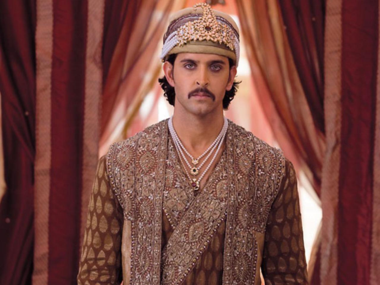 Akbar in Jodhaa Akbar (2008)
This was Hrithik's first period drama. This is a role that not many might have envisioned the actor in considering his six pack abs, smooth dance moves that would have easily stereotyped him into urban characters. But the actor brought out the charisma and aura that Emperor Akbar is known for in the film directed by Ashutosh Gowariker. The film that focused on the story between Akbar and Jodhaa was well received by the audience and the music by A.R. Rahman only eleveated the films nd the performances