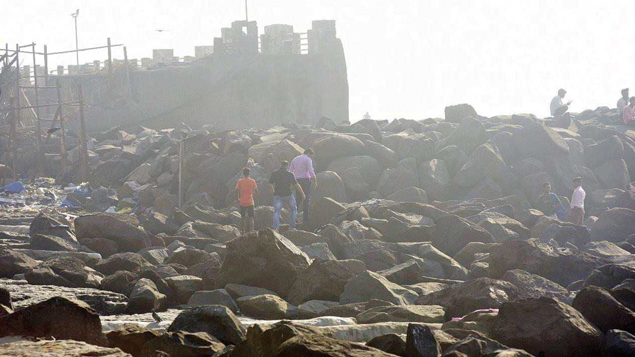 The rocks where she was seen the day she went missing. Pic/Atul Kamble