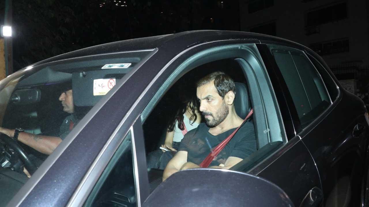 Baddie of the film, John Abraham arrived with wife Priya Runchal. John sported a black tee while Priya was seen in a chic one shoulder outfit.