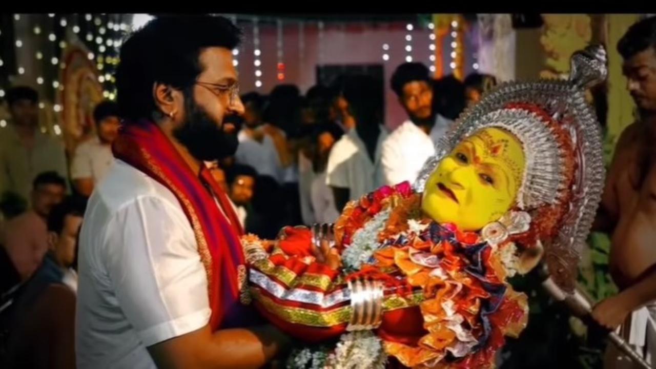 WATCH: Rishab Shetty attends Bhoota Kola festival to thank Daiva for 'Kantara' success