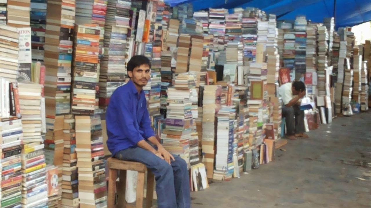 Fort’s old bookstore at Flora fountain serves as a book lover’s