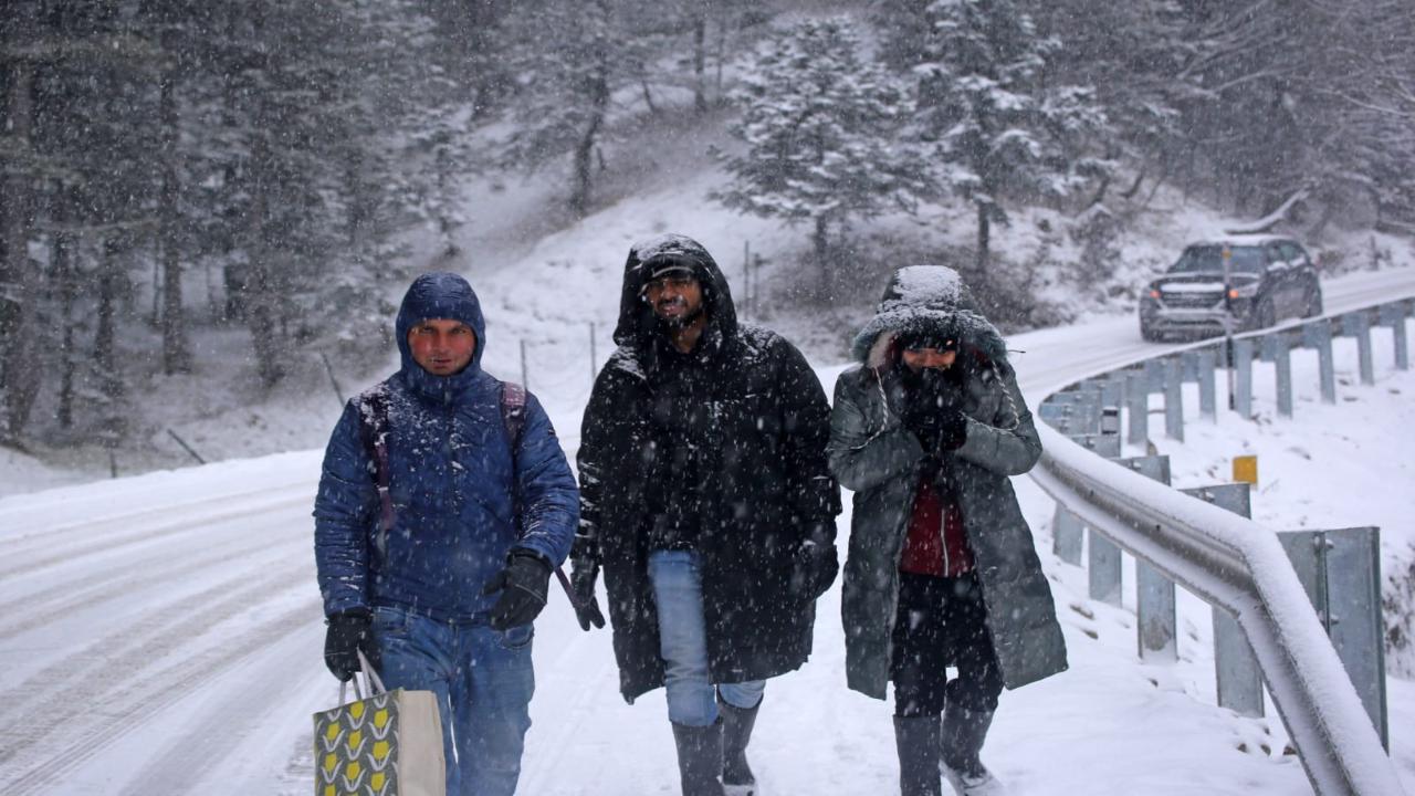 Kashmir valley is currently under the grip of Chilla-i-Kalan, the 40-day harshest weather period when the chances of snowfall are maximum and most frequent and the minimum temperatures fall below zero Pic/Pallav Paliwal