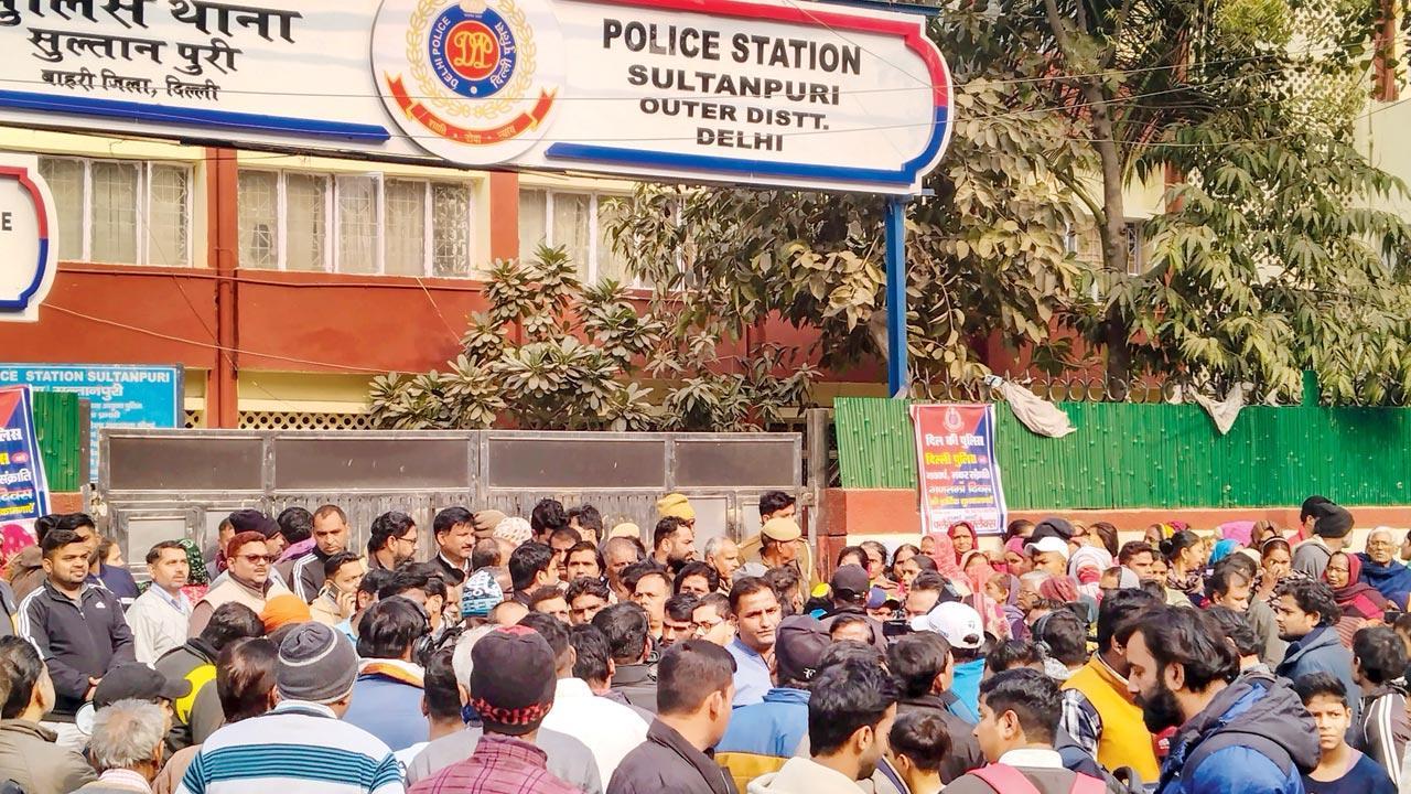 Khanjawala incident: Locals demand stern punishment for culprits 
