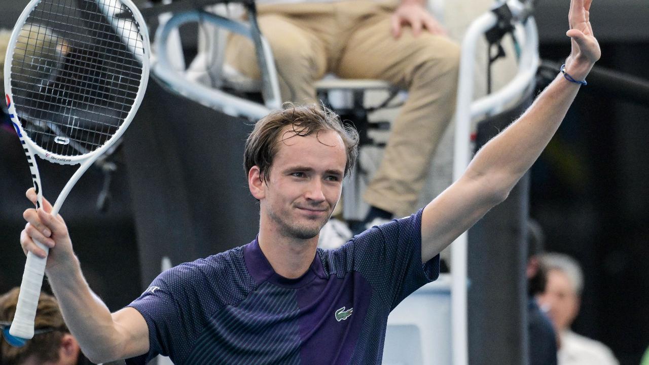 Daniil Medvedev advances at Adelaide to a likely semi vs Novak Djokovic