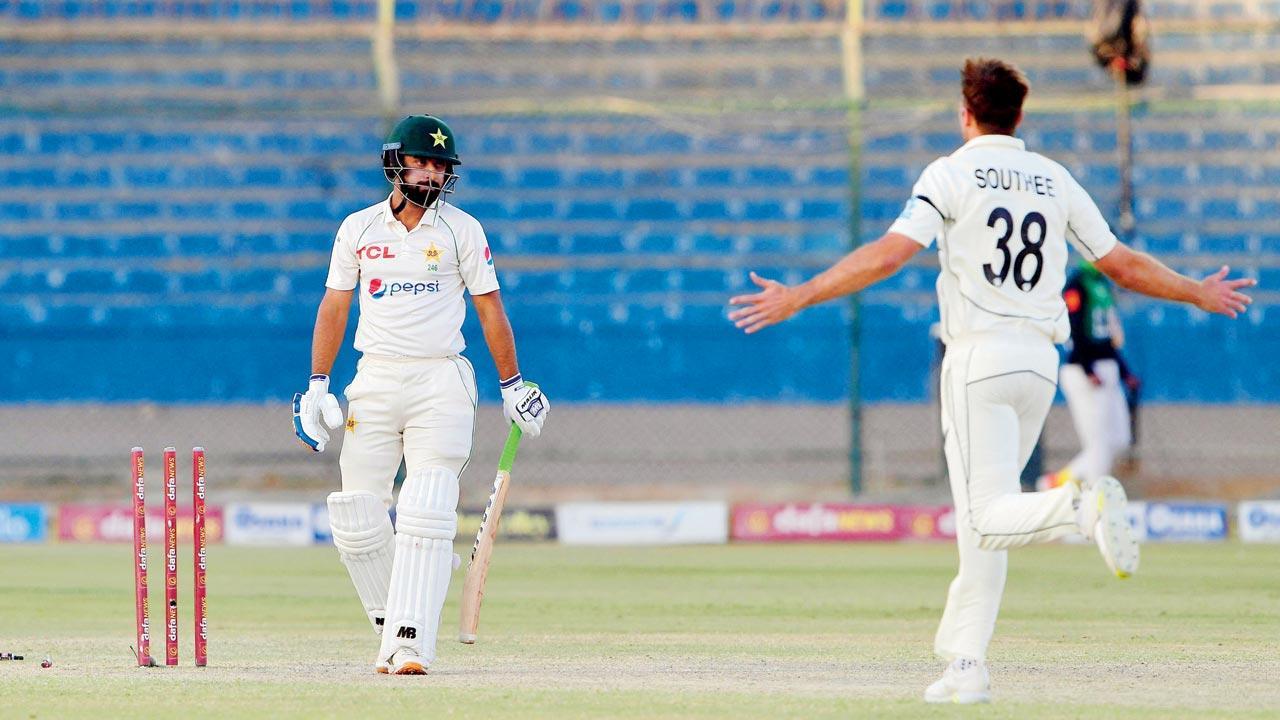 Pakistan lose two for nought in pursuit of 319 against NZ