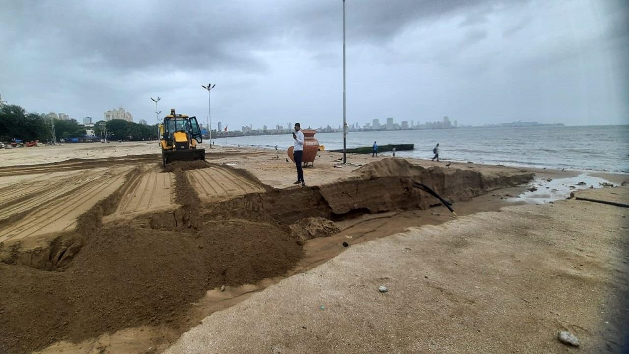 The IMD has issued a yellow alert, predicting heavy to very heavy rainfall in the city and suburbs with the possibility of extremely heavy rainfall at isolated places