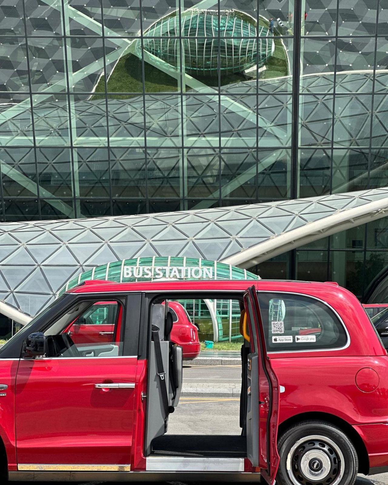 We never go out of style! Malaika Arora is giving us major Taylor Swift `Style` flashbacks with this red car We never go out of style! Malaika Arora is giving us major Taylor Swift `Style` flashbacks with this red car