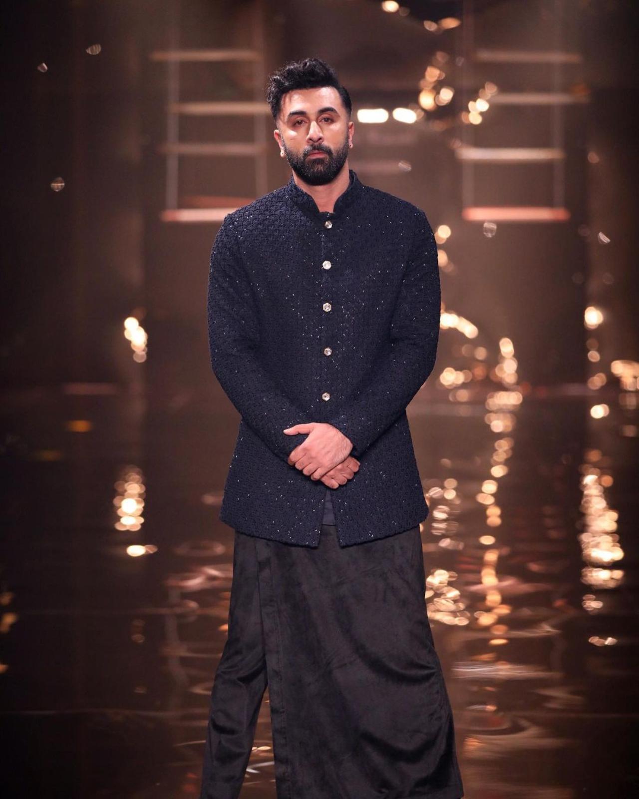 Ranbir Kapoor represented the 'Dhup Chao' collection. The actor donned a stylish, buttoned-up kurta that boasted a shimmering yet classy appeal, perfectly complemented by lungi-esque pants that added a touch of contemporary flair to the overall traditional look