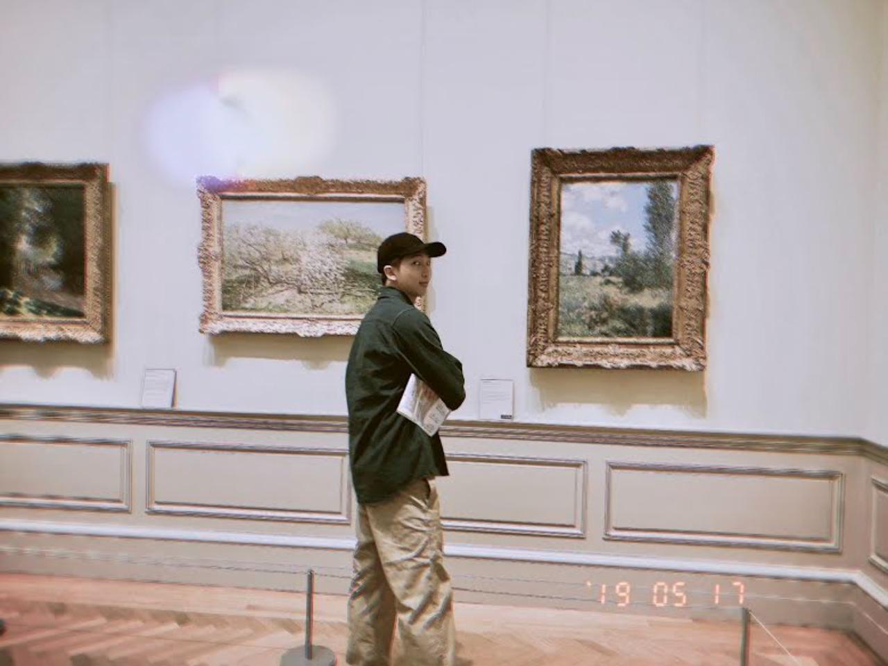 Namjoon has also visited the Metropolitan Museum of Art multiple times