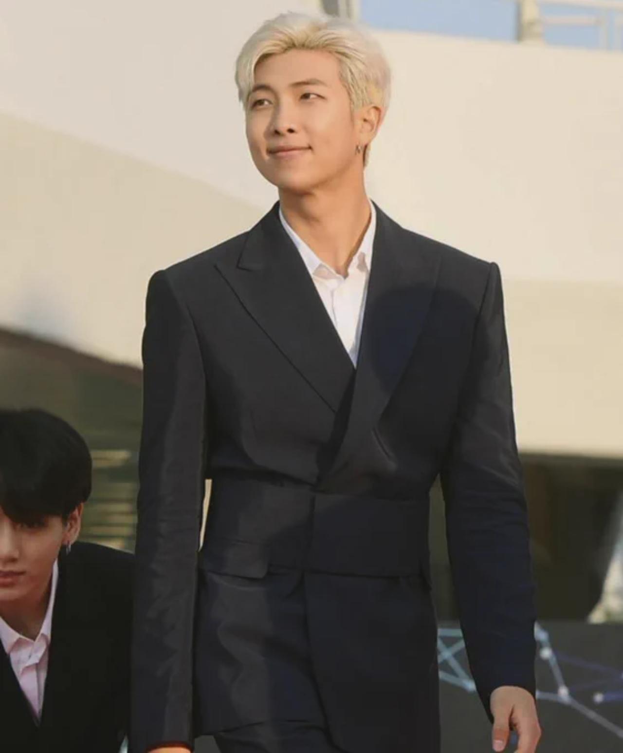 Once again, we can't take our eyes off him! Namjoon looks debonair in his uniquely cut black suit