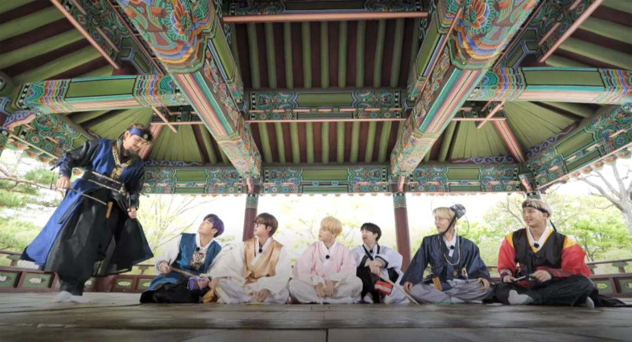 This episode featured a Joseon era cosplay where the BTS members were given hints to discover treasure, find out the hidden spies and go back to the 'present-day' realm. From levelling hilarious accusations as to who the spy could be to running away from mock Joseon era 'officers' with lots of shrieking and drama, this episode is not one to miss. Also, how adorable do all of them look in their hanboks?