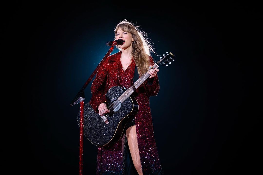 Bold and fierce - Taylor's fashion on The Eras Tour precedes her 'Reputation' and captivating presence on stage! 