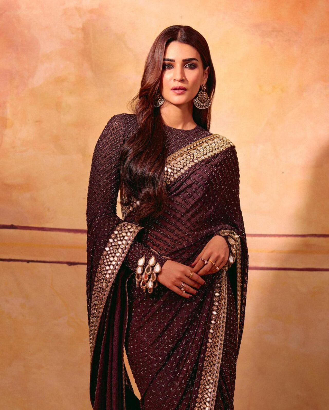 Kriti donned a stunning chocolate-coloured saree during a promotional event for her latest release 'Adipurush'