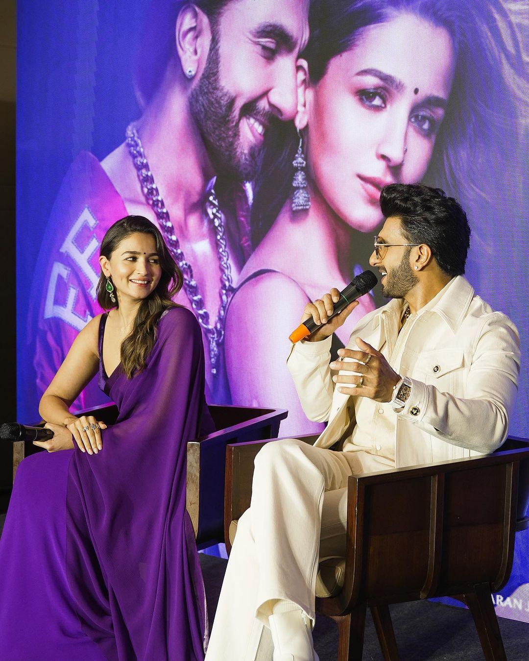 Purple perfection! Alia's saree look is the epitome of grace and sophistication. 