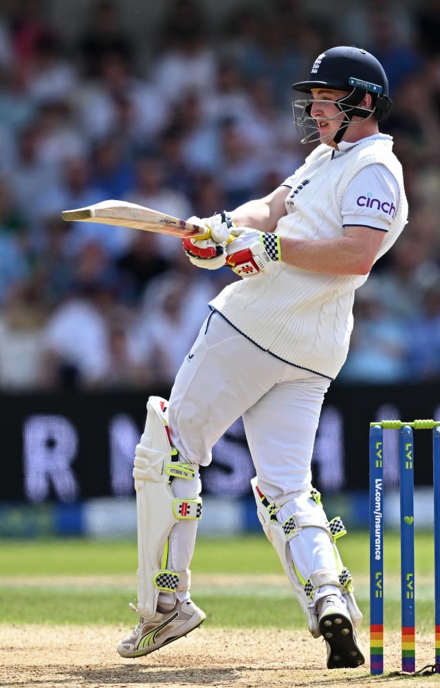 Harry Brook completed 1000 Test runs with an impressive 75(93) knock. He reached the feat in 1058 balls – the fastest by any batter in Test cricket. 